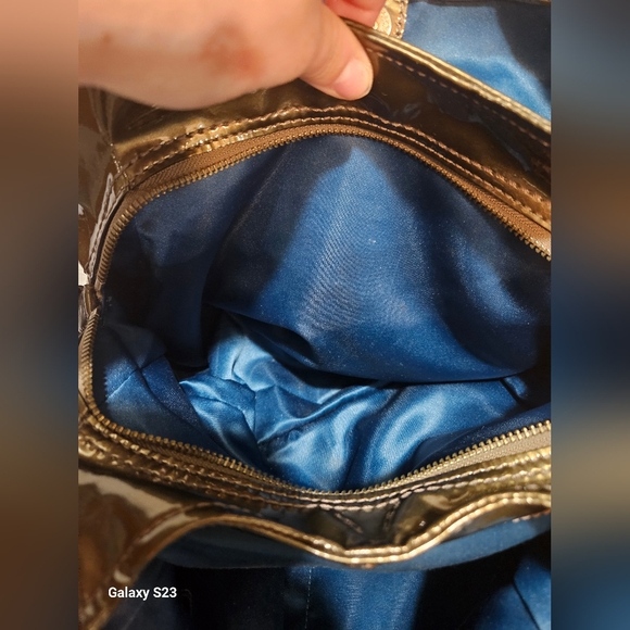 COACH MADISON SHOULDER PURSE GREAT CONDITION - Picture 6 of 10